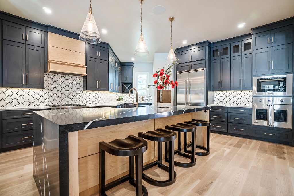 What would it feel like if you had a custom kitchen design that actually worked with your lifestyle? What if the space not only felt functional, but had a wow-factor when you were in it? This is where the extensive aesthetic and design expertise of Andrea Lauren Elegant Interiors comes in.